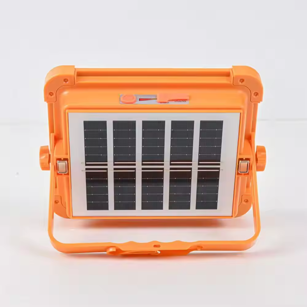 Outdoor Portable LED Solar Flo - Zumtobel Outdoor Lighting recensione e prezzo