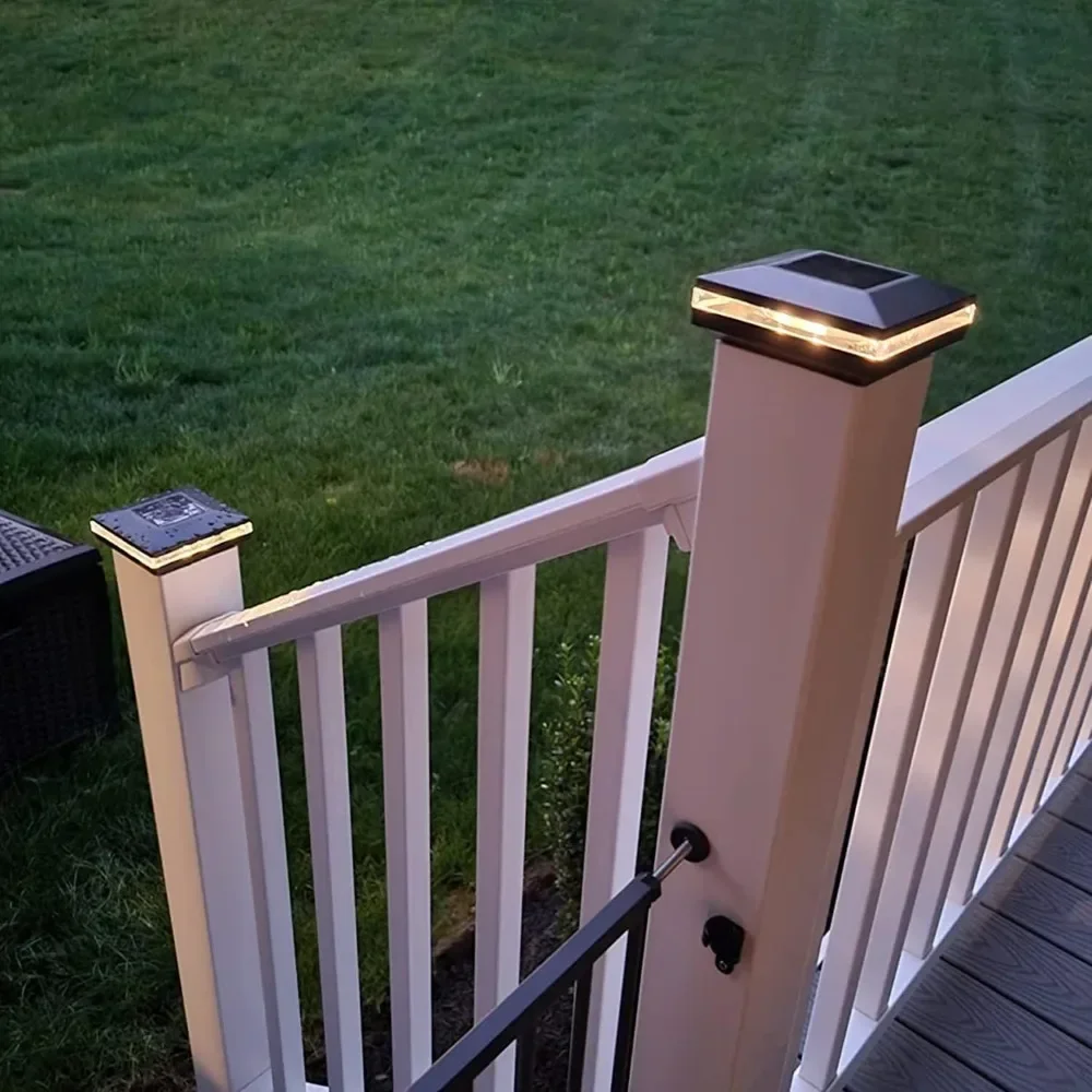 y 12 Pack Outdoor Solar Post L - Post Cap Light recensione e prezzo
