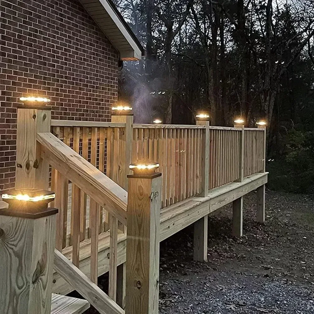 y 12 Pack Outdoor Solar Post L - Post Cap Light recensione e prezzo